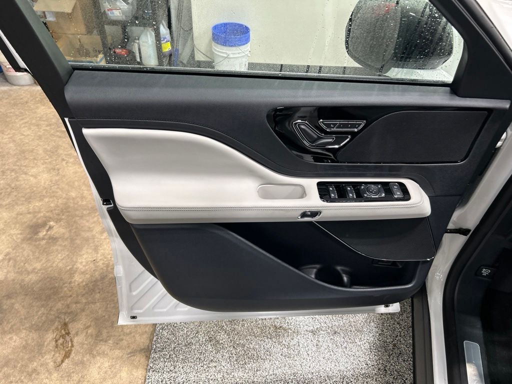 2027 Lincoln Aviator Premiere