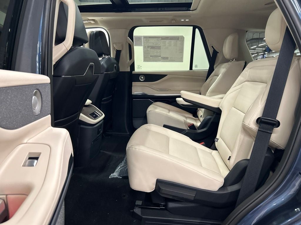 2027 Lincoln Navigator Reserve