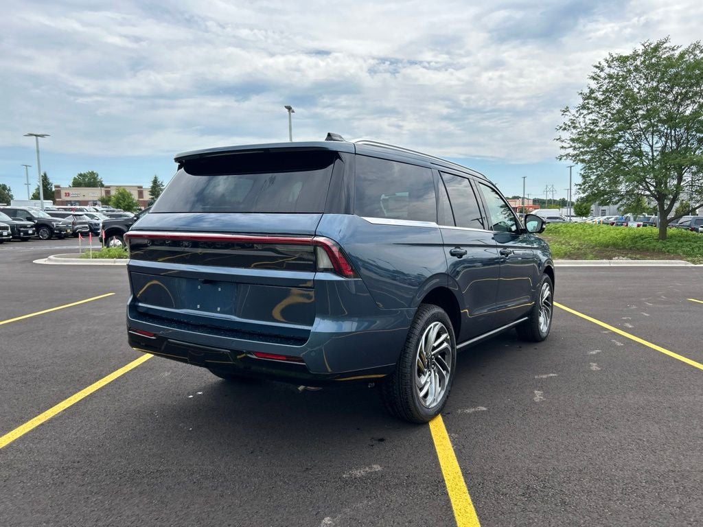 2027 Lincoln Navigator Reserve