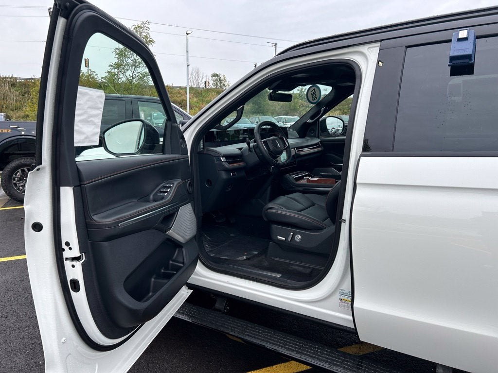 2027 Lincoln Navigator Black Label