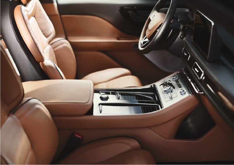 A 2023 Lincoln Aviator® Black Label model is shown in the Flight interior theme | Dorsch Lincoln in Green Bay WI