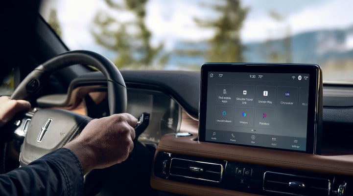 The center touchscreen of a Lincoln Aviator® SUV is shown | Dorsch Lincoln in Green Bay WI
