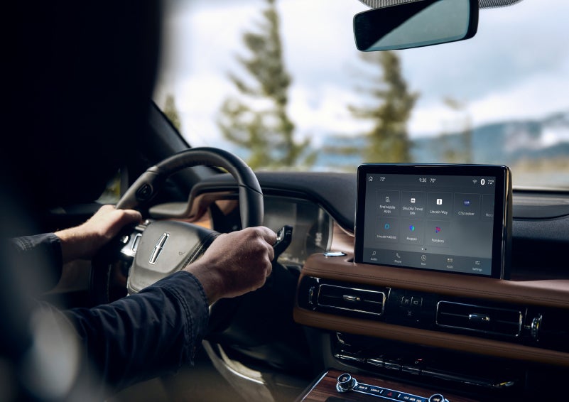 The center touch screen in a 2024 Lincoln Aviator® SUV is shown | Dorsch Lincoln in Green Bay WI