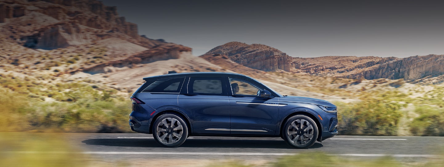 A 2024 Lincoln Nautilus® SUV is being driven in a desert setting. | Dorsch Lincoln in Green Bay WI