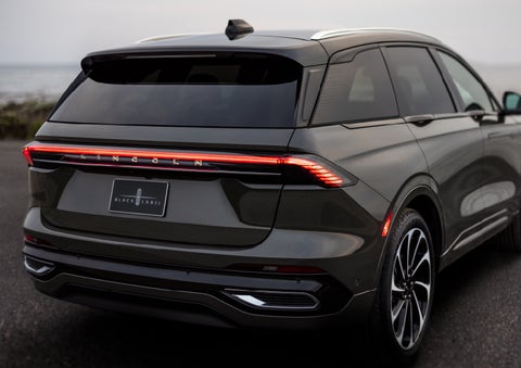 The rear of a 2024 Lincoln Black Label Nautilus® SUV displays full LED rear lighting. | Dorsch Lincoln in Green Bay WI