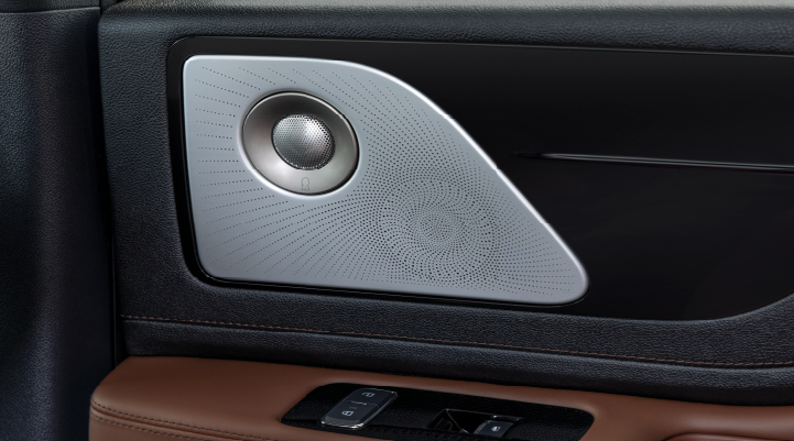 A close-up of a speaker located on the door’s interior is shown. | Dorsch Lincoln in Green Bay WI