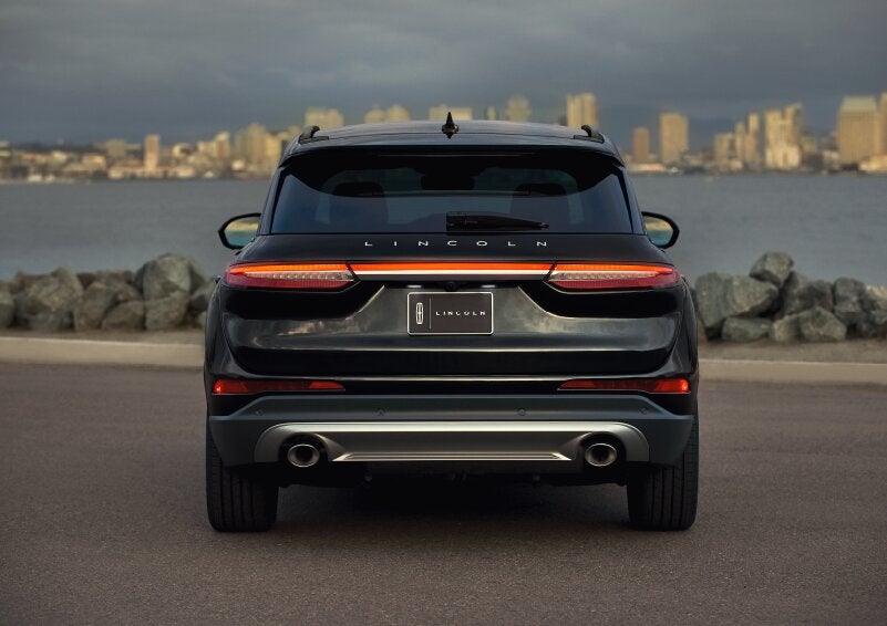 The rear lighting of the 2025 Lincoln Corsair® SUV spans the entire width of the vehicle. | Dorsch Lincoln in Green Bay WI