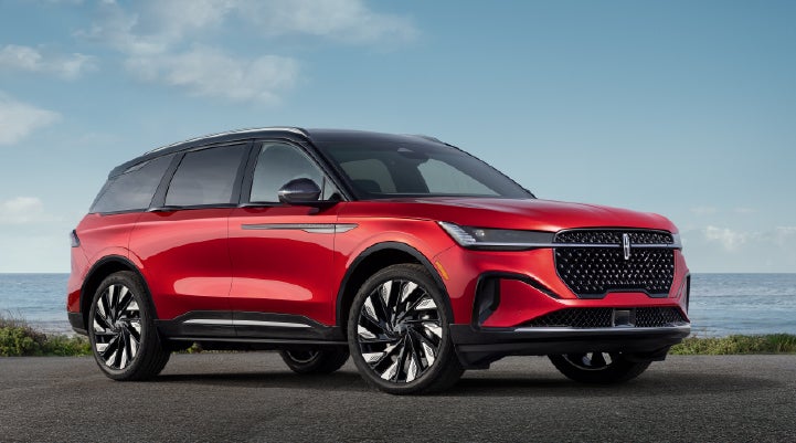 A 2026 Lincoln Nautilus® Reserve model is shown with the stylish available Jet Appearance Package. | Dorsch Lincoln in Green Bay WI