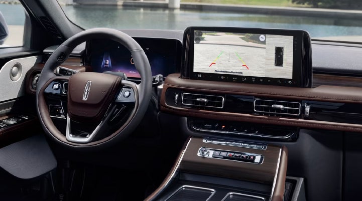 The backup camera of the 2027 Lincoln Aviator® SUV is displayed on screen. | Dorsch Lincoln in Green Bay WI