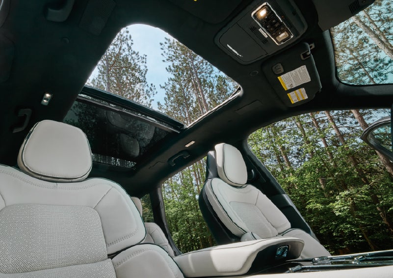 The front seats of a 2027 Lincoln Aviator® Black Label™ SUV | Dorsch Lincoln in Green Bay WI